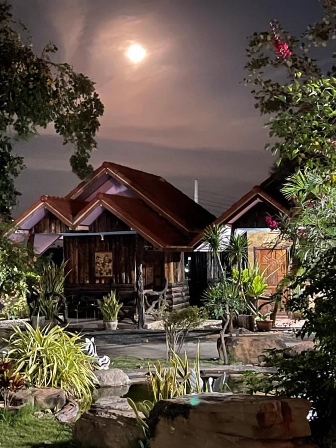 Busby Resort Ban Ta Phraya Dış mekan fotoğraf